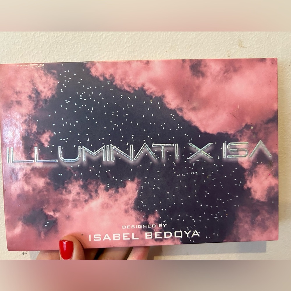 Illuminati X ISA eyeshadow palette